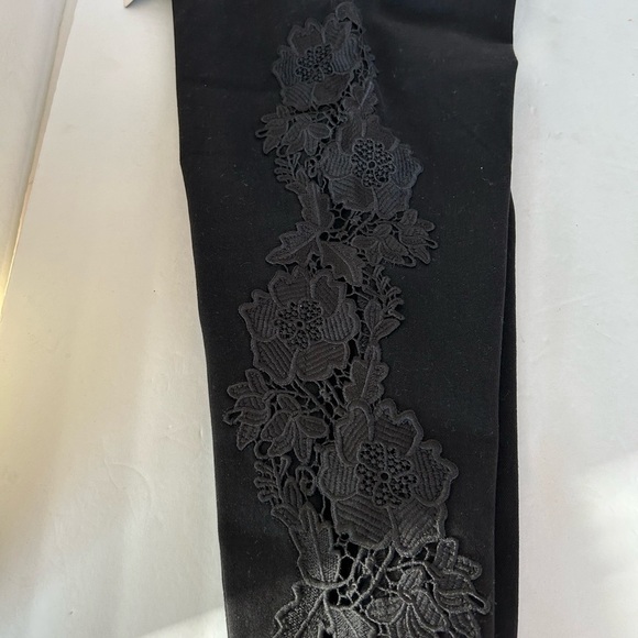 One  5 One NWOT Skinny Lace Embellished Black Crop Pants - Picture 5 of 5